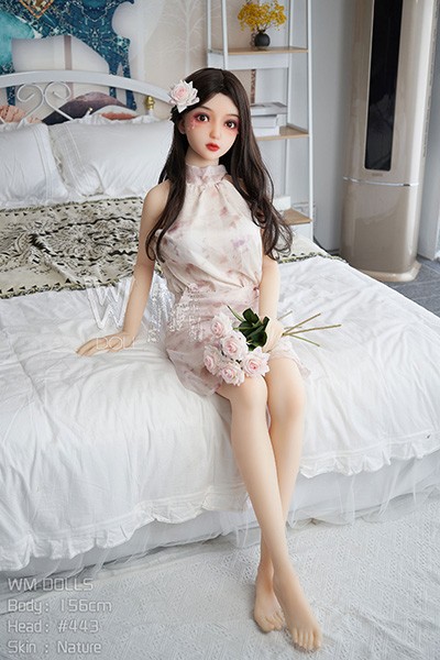  tpe lovedoll sitting