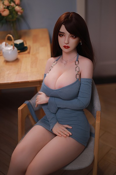  tpe big tits sexdoll sitting