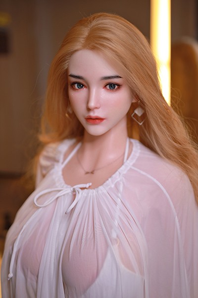  realistic silicone lovedoll with blond hair
