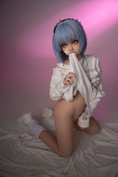 real cute petite sexdoll kneeling.png